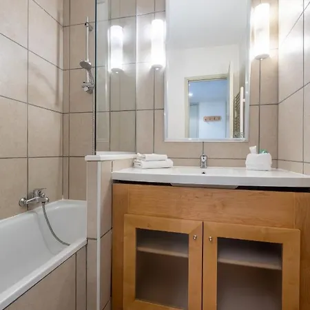 Pierre & La Foret Aparthotel 3*