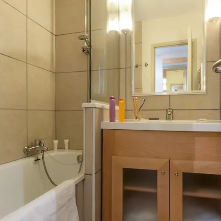 Pierre & La Foret Aparthotel 3*