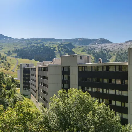 Pierre & La Foret Aparthotel 3*