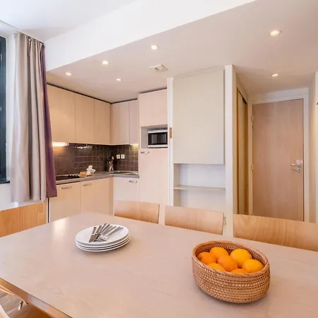 Pierre & La Foret Hotel apartamentowy 3*